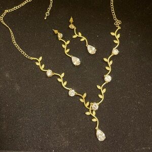 The Sassy Golden Jewelry Set